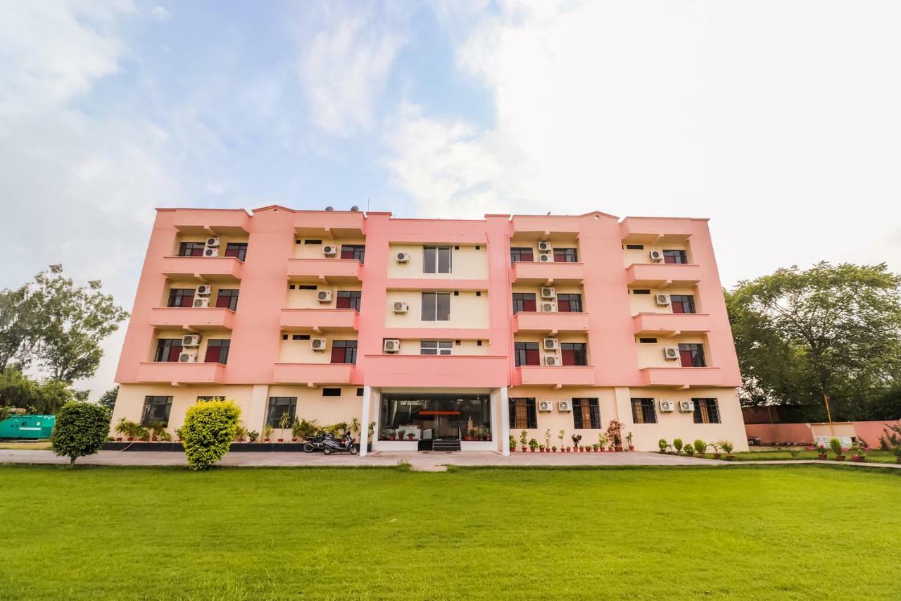 Hotel Capital O 60233 Brij Ki Rasoi Deluxe Lakhnaú Exteriér fotografie